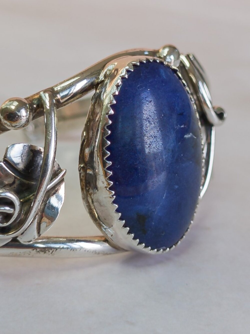 Vintage Navajo Sterling Silver Cuff Bracelet–Signed “T Sterling”–Lapis Lazuli - Picture 5 of 10